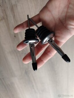 sada 2 nerezových nálevek