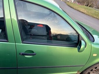 Dvere predni pravé golf 4 LA6P