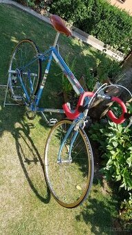 Silniční zavodní kolo Favorit F1 Speciál 1976 po renovaci.