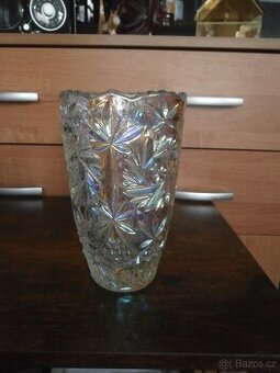 LUXUSNÍ VÁZA  KOVOVÝ LESK.