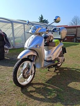 Skůtr Piaggio Liberty 125