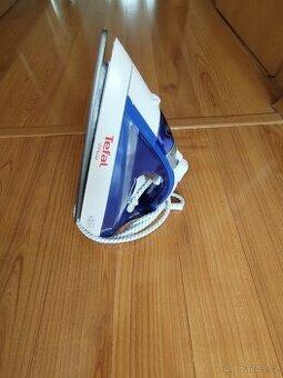 Napařovací žehlička Tefal Virtuo
