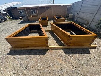 Vyvýšené záhony masivní akát 9x9 cm