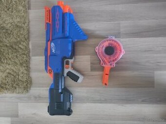 Nerf kulomet na baterie