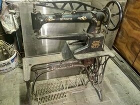 Historický ševcovský šicí stroj SINGER