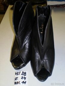 boty dámské - černé - kožené vel 38 podpatek