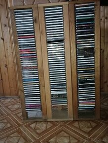 Prodám 3ks stojanů na CD z masivního tvrdého dřeva - 1