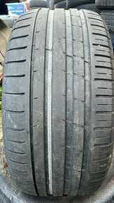 275/45 R20 Nokian Tyres