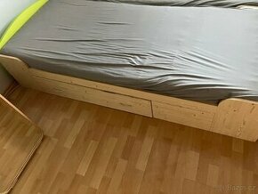 2 postele s úložným prostorem vč. matrací