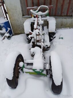 Traktůrek během motoru - 1
