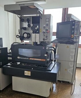 Elektroerozivní drátová řezačka ACCUTEX AU-300iA