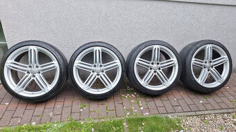 Audi Pompei original R20 9J×20H2 ET37 s pneu 255/35 R20