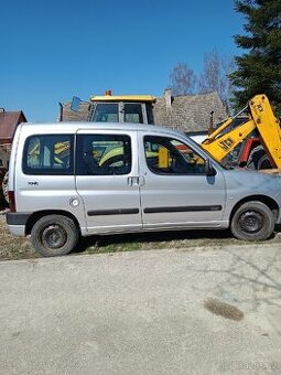 Prodám náhradní díly Citroen Berlingo 1.4 benzín 8 ventil
