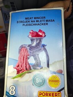 Mlýnek na maso PORKERT č. 8- nové
