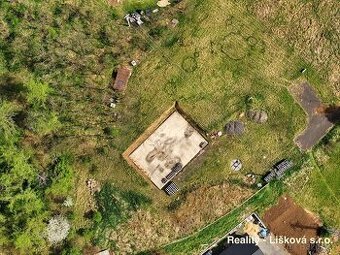 Prodej stavební parcely se základovou deskou a lesem ve Rty