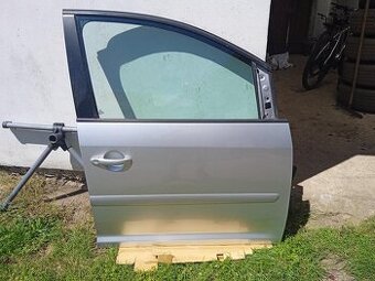 VW Touran dveře