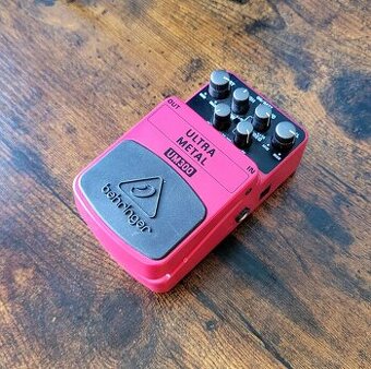 Behringer UM300