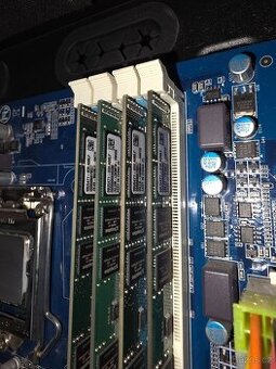 4x 8GB DDR3 (4x 8GB KVR16N11K2/16)