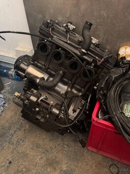 Kawasaki Z1000 motor