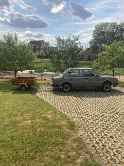 Škoda 120L s přívěsným vozíkem Sport Jacht