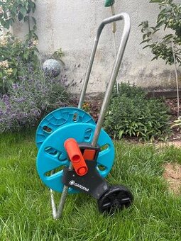Vozík na zahradní hadici Gardena
