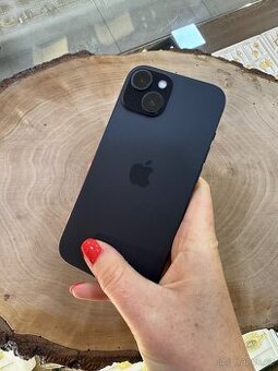 IPHONE 15 v záruce