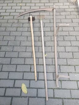 Staré zahradní nářadí