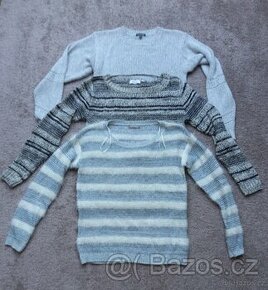 Tři krásné svetry S - M