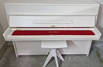 Bílé piano Rösler - Petrof - Renner se židlí