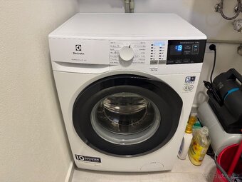 Pračka Electrolux PerfectCare 600, 8kg, CZ panel, super cena