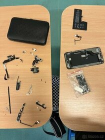 Náhradní díly na iPhone XS