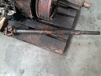 Kardan přední nápravy Zetor