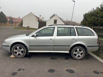 Škoda Octavia 1.9 TDI 4x4 66 kw facelift rok 2000