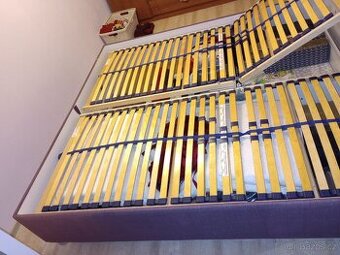 Manželská postel + noční stolky a komoda