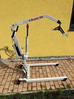 Pojízdný osobní zvedák s plachtou