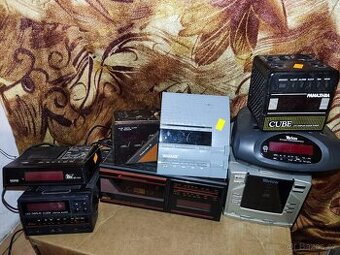 8 kusů Radiobudíků - 1