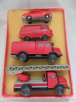 Nabízím staré sběratelské vzácné modely aut NDR v krabičce -