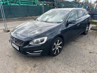 Volvo V60 D6 Plug-in Hybrid - díly z vozu