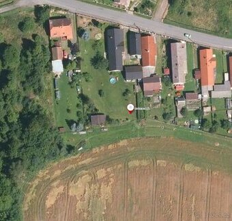 Podíl 1/4 stavebního pozemku 51 m²