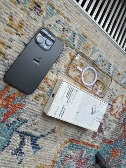 Apple iPhone 15 Pro _ zaruka alza, baterie 100%