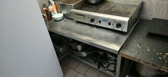 NEREZ STŮL - VÝPRODEJ Z HOSPODY