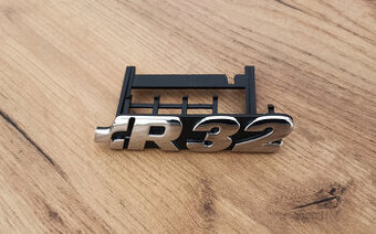 Golf IV emblem R32