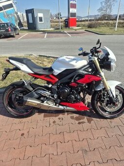 Street triple 675