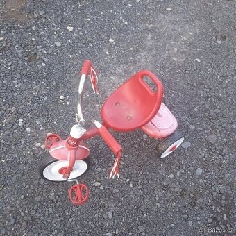 Dětská tříkolka se šlapkamy