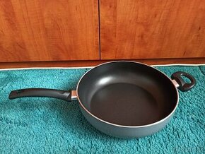 Pánev na přípravu pokrmů  28 cm