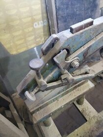 Ohýbačka a štípačka drátů