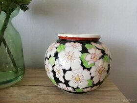 Stará keramická váza s třešňovými květy Hrdějovice