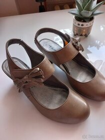 Kožené boty Tamaris