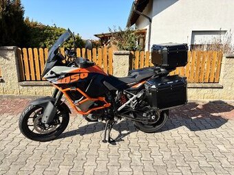 KTM 1050 adventure
