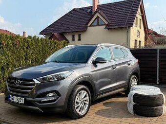 HYUNDAI TUCSON 1.7 CRDi Navi LED Asyst / 2016-1.Maj / KRÁSNÝ